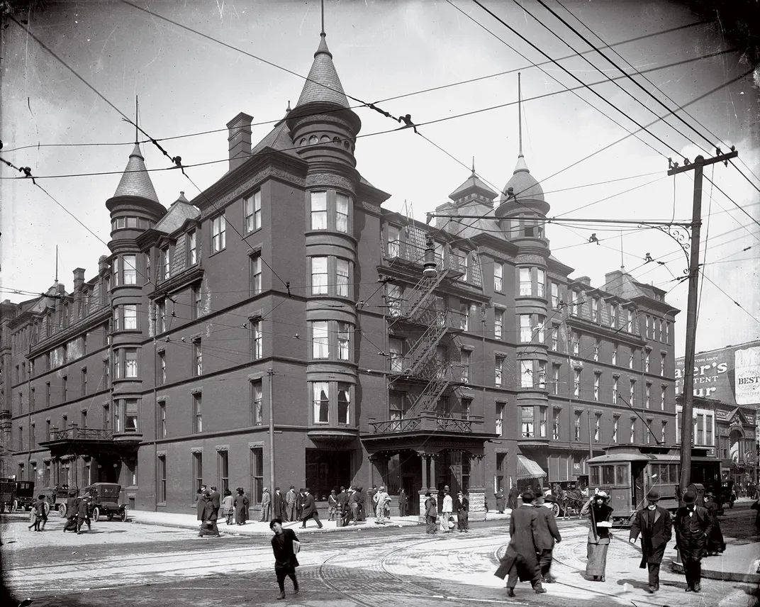 A street corner near the saloon district, pictured in 1914. The stately Terre Haute House hotel had been operating since 1838, but as gambling and prostitution took over the area, gangsters became regular guests.